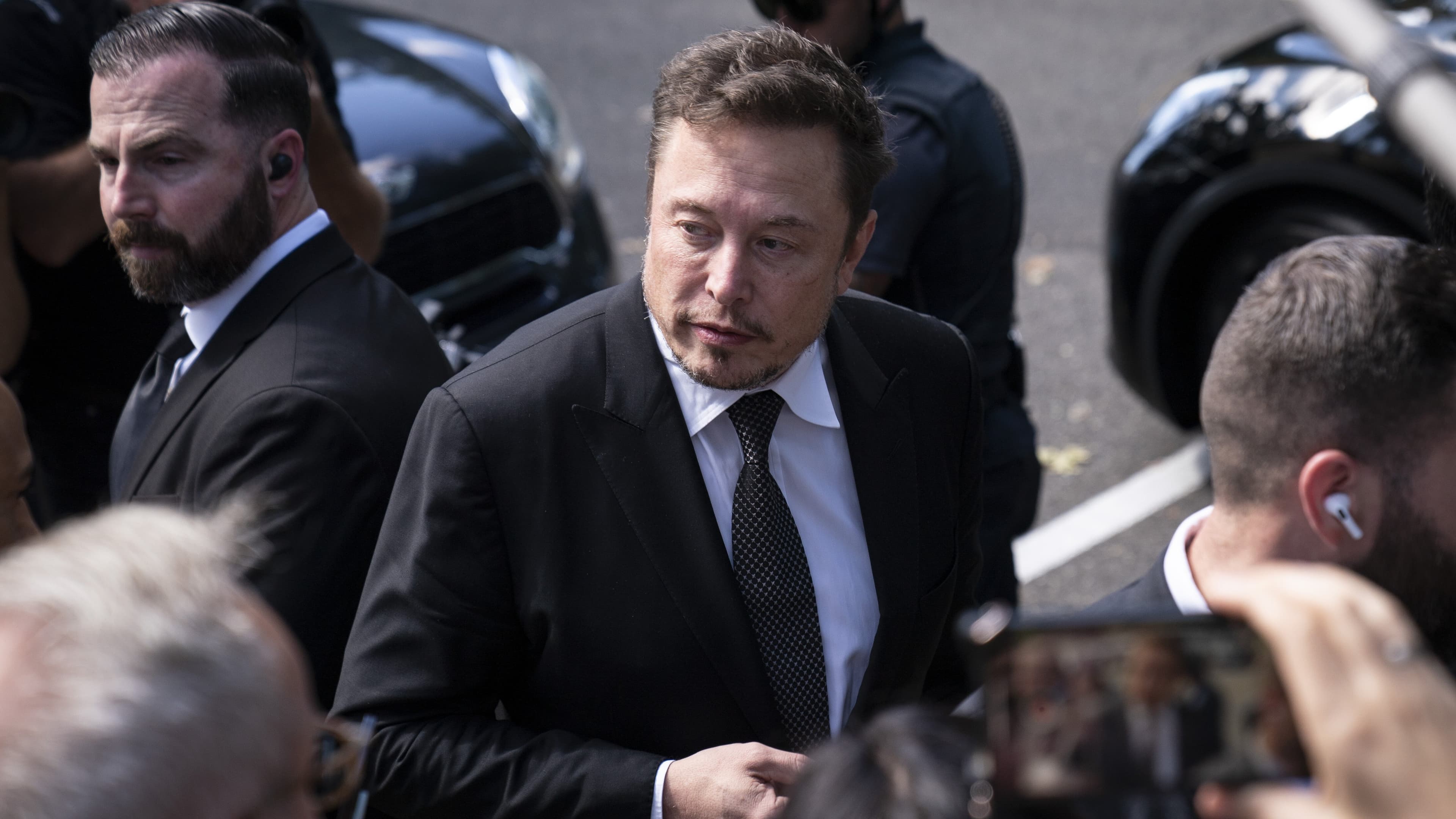 Musk's $158 Billion Score: A Faustian Bargain for Tesla's Future?
