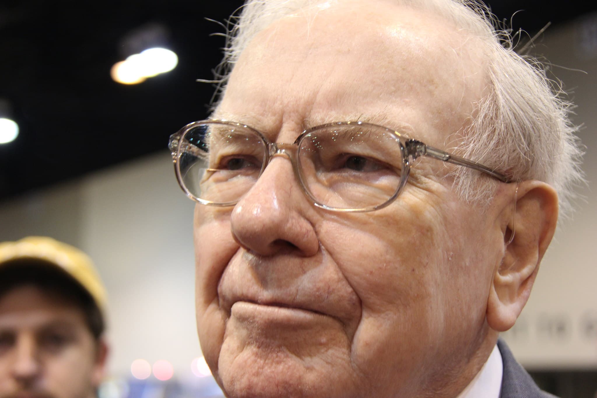 Buffett's Amazon Exit: A Billionaire's Endgame or a Calculated Retreat? The Unvarnished Truth Behind the Oracle's Blockbuster Move.