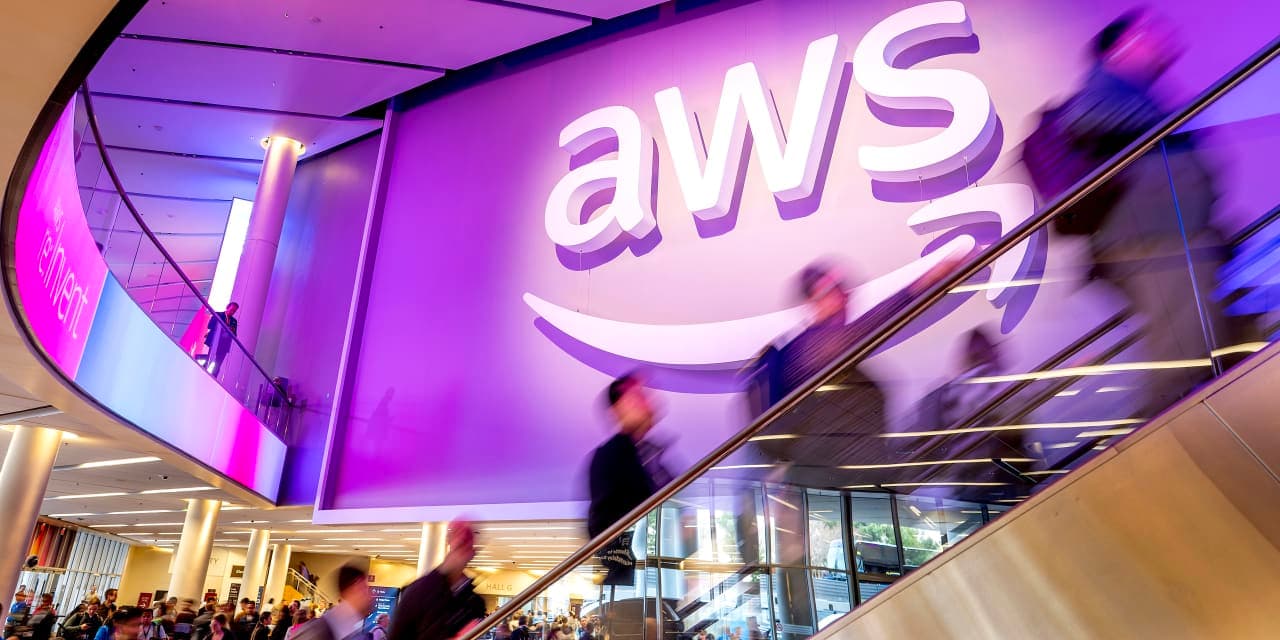 Amazon Ascends: Is Bezos's Behemoth About to Conquer the Trillion-Dollar Club?