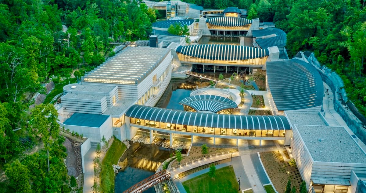 Alice Walton's Gambit: Crystal Bridges Expansion and the Remaking of an Art Empire