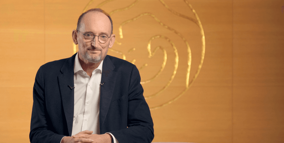 Vanity's Gamble: L'Oréal's Marketing Blitz and the Future of Beauty in a Streaming World